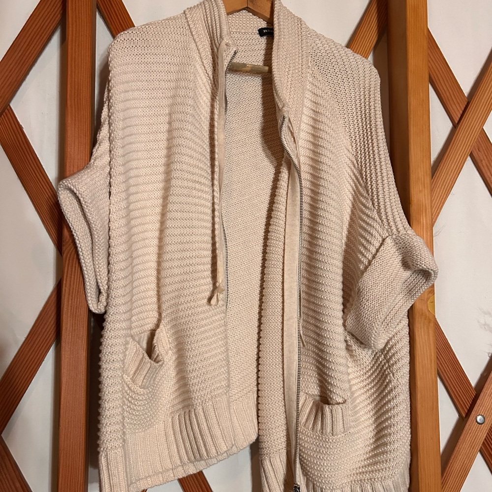 Cream Chunky Knit Cardigan with Ribbed Texture